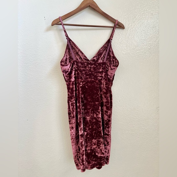 FREE PEOPLE - Come together mauve crushed velvet mini dress - Size medium - Picture 5 of 11
